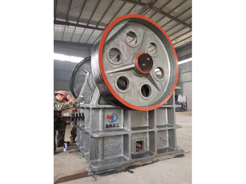 哪種材質(zhì)的顎破動(dòng)、定顎板更耐磨？破碎機(jī)廠家介紹