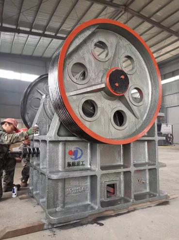 為什么顎式破碎機破碎河卵石，破碎壁、軋臼壁使用壽命會出現(xiàn)差異？